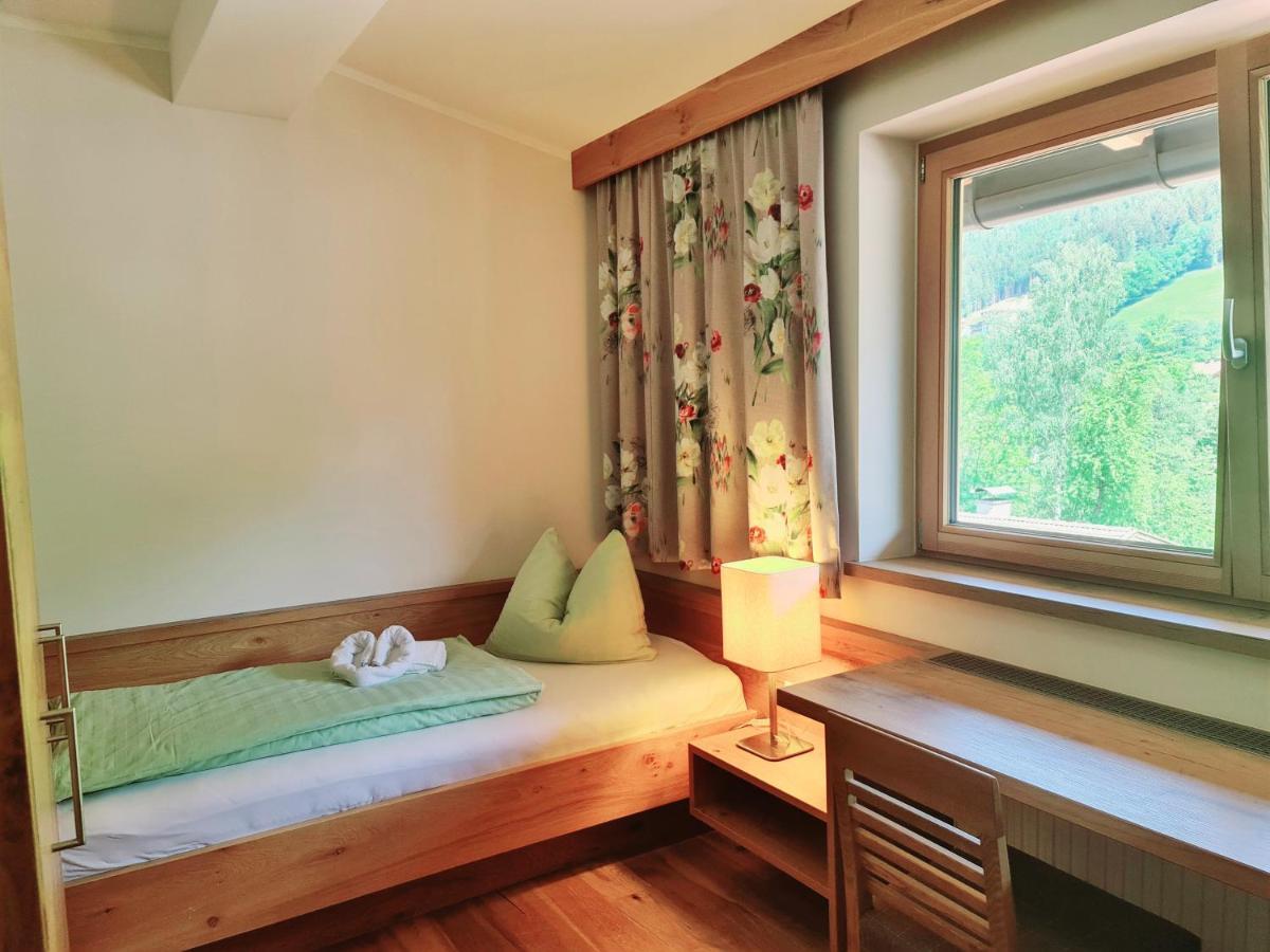 Hotel Giessenbach 菲根 外观 照片